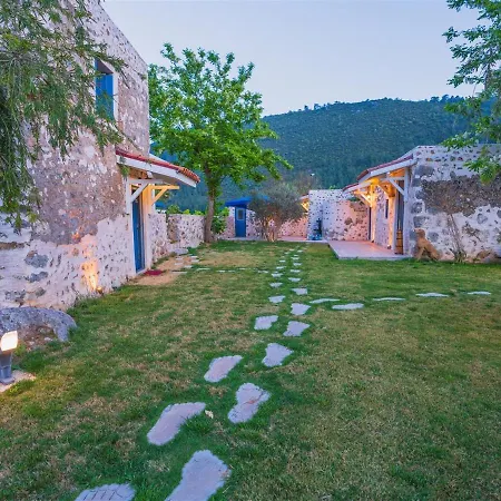 Kinali - Tradational Greek In Kayakoy Φετιγιέ